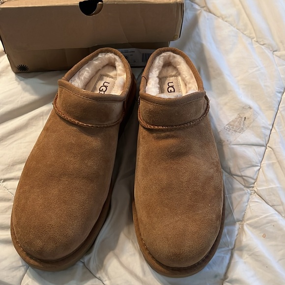 Brand New Ugg shoes - Picture 3 of 7
